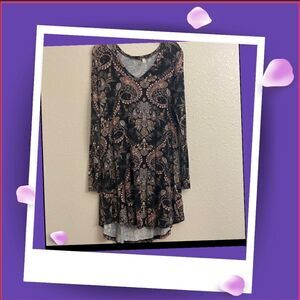🌸🌺Popana A black tunic with floral design!!